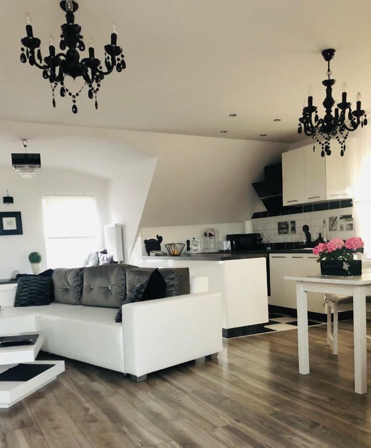 Apartament Rynek Pniewy Pniewy  Buitenkant foto