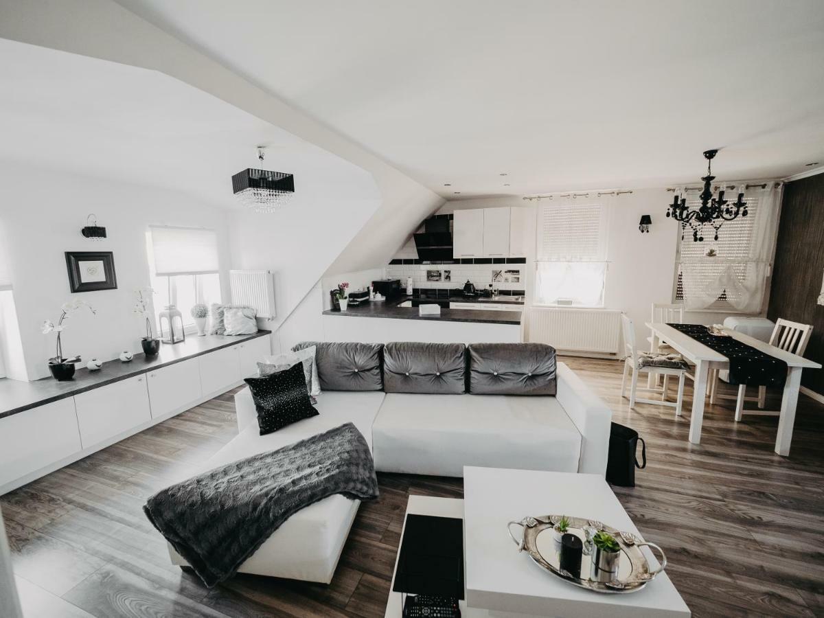 Apartament Rynek Pniewy Pniewy  Buitenkant foto