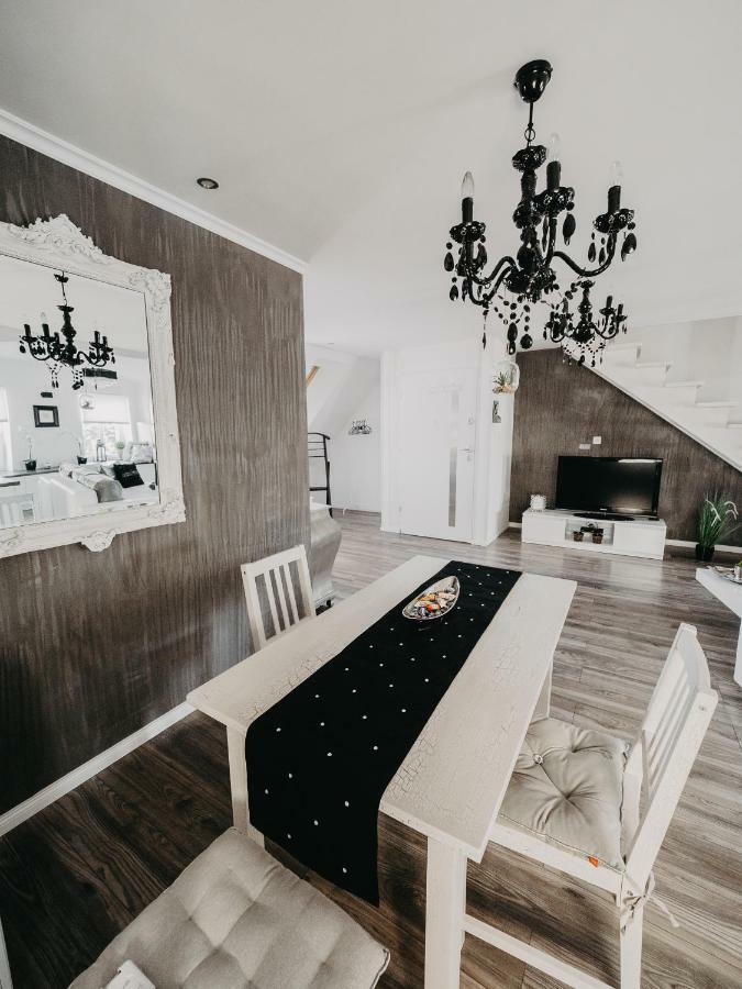 Apartament Rynek Pniewy Pniewy  Buitenkant foto