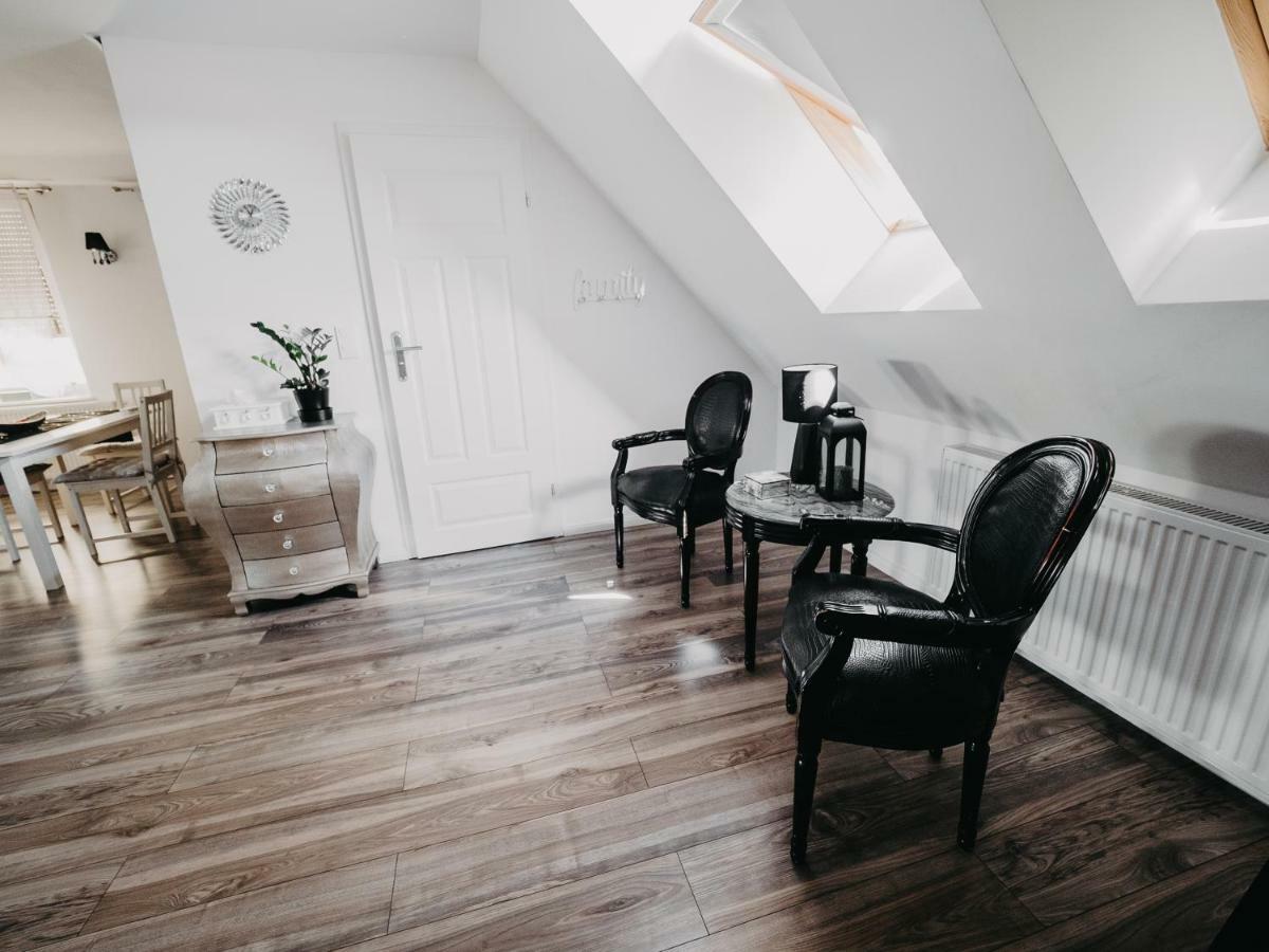 Apartament Rynek Pniewy Pniewy  Buitenkant foto