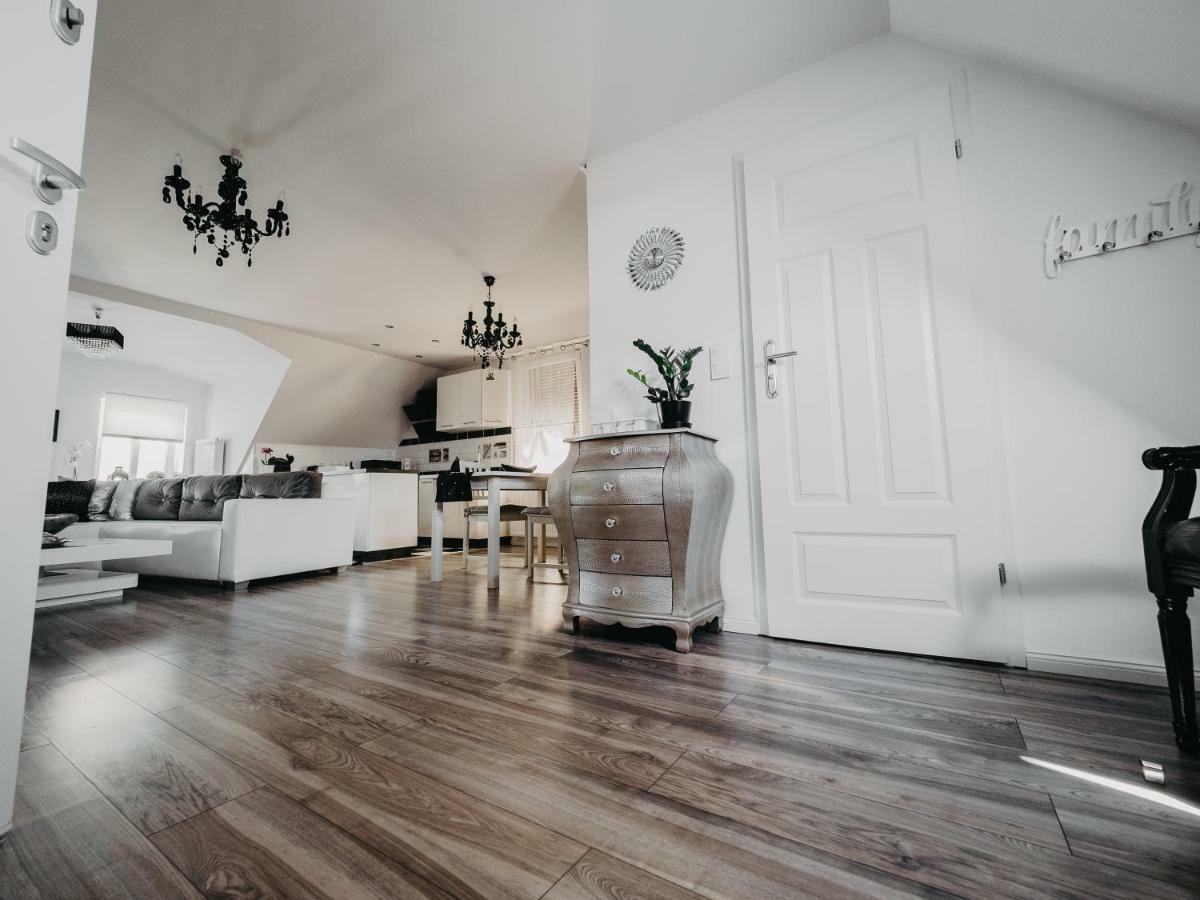 Apartament Rynek Pniewy Pniewy  Buitenkant foto